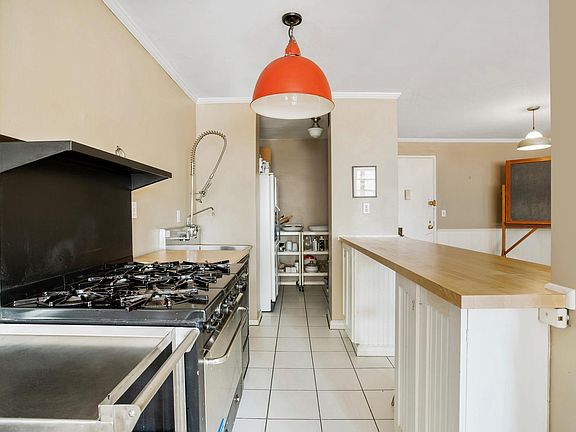 3rd image of 401 E 74th St APT 14H