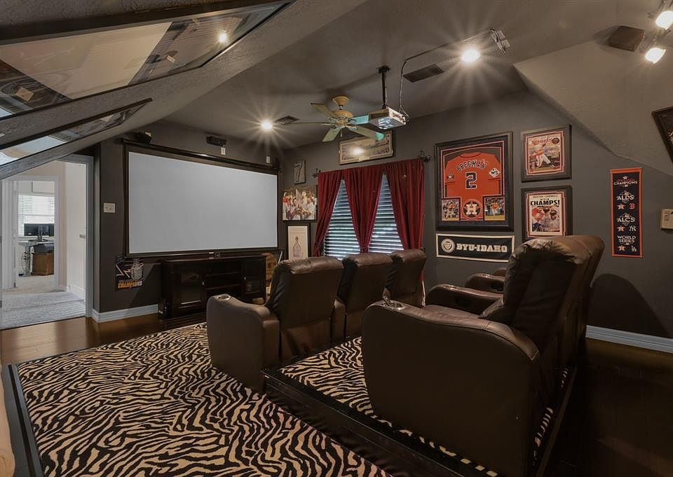 1st image of 305 Finwick Drive