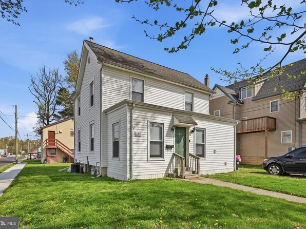 140 Crescent St, Penndel, PA 19047