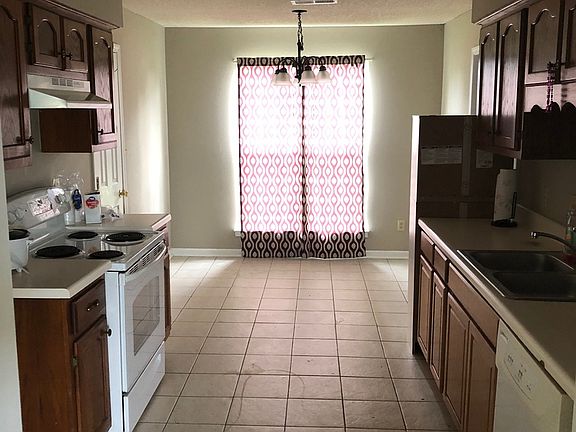3rd image of 117 Dogwood Dr