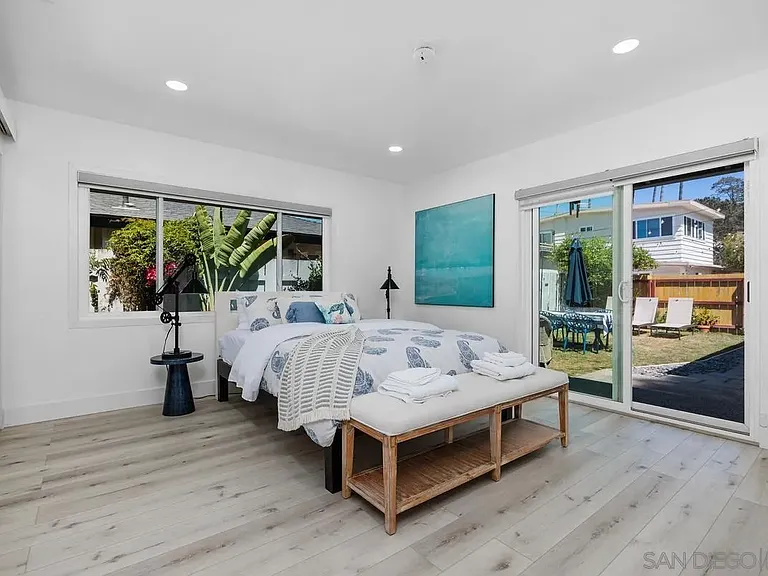 1847 Coast Blvd — Photo 13