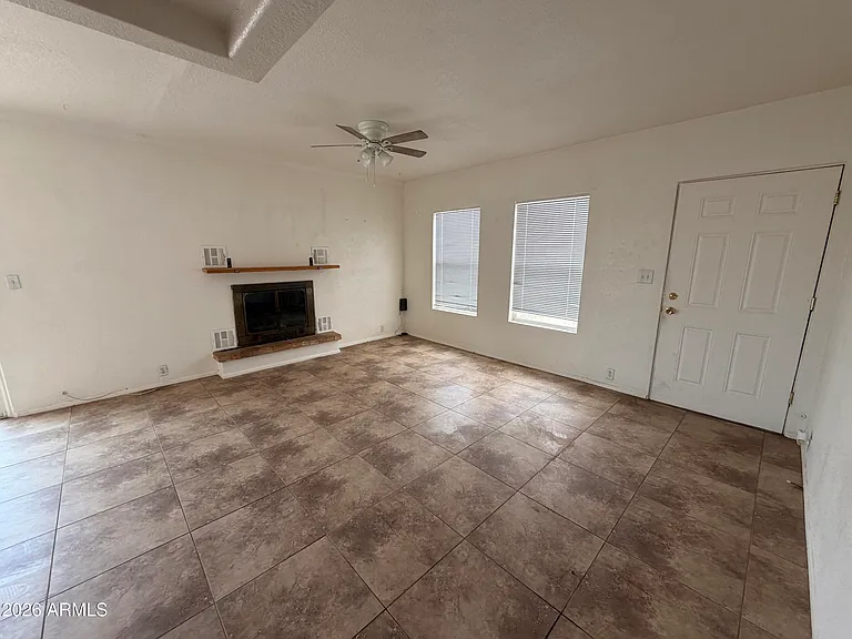 211 S Desoto St — Photo 2