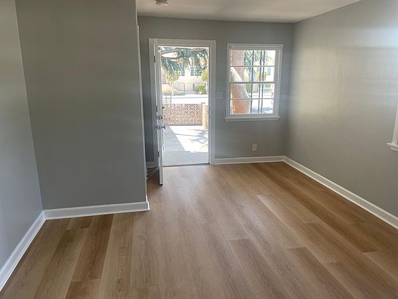 4th image of 2105 Peyton Ave #2105
