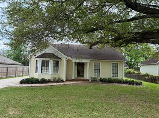 940 Central Dr, Beaumont, TX 77706