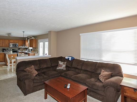 4th image of 6901 Brook Hollow Ct