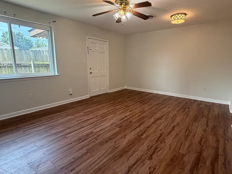 1208 Edenborn Ave — Photo 9