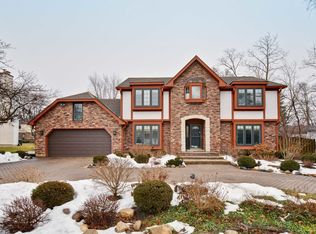 6N231 Dinah Rd, Medinah, IL 60157