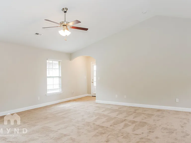 136 Pitts Griffin Dr — Photo 8