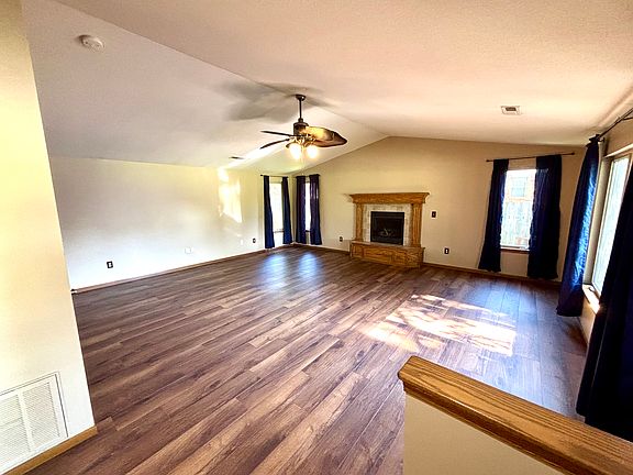 2nd image of 109 S Derby Ave