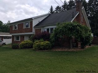 1031 Tomahawk Trl, Glenville, NY 12302