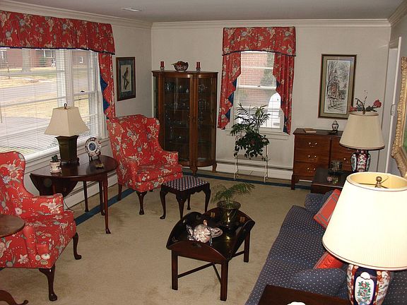 Living Room (now freshly painted with hardwood floor)