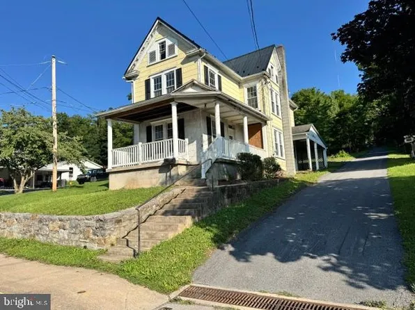 216 N Walnut St, Lewistown, PA 17044