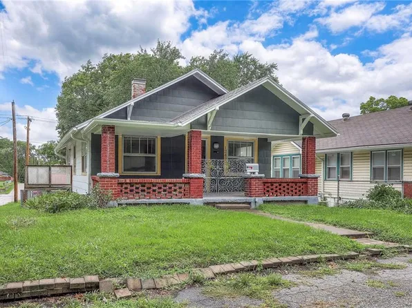 1242 S Hardy Ave, Independence, MO 64052