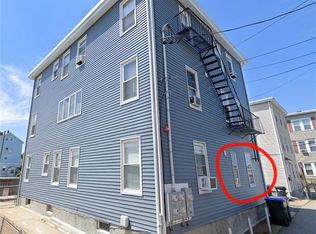 7 Newton St #1R, Providence, RI 02903