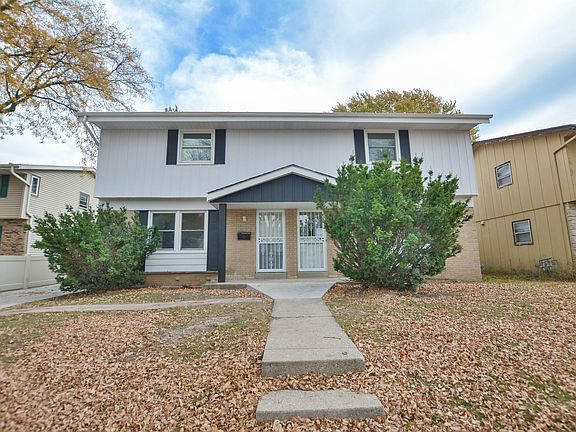 3rd image of 5042 N 106th St