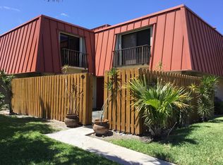 3213 Gardens East Dr APT B, Palm Beach Gardens, FL 33410