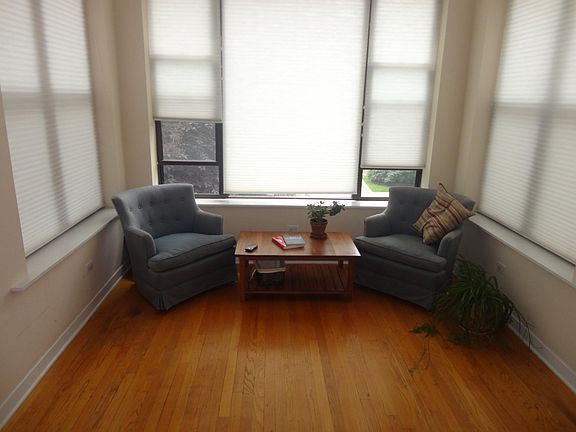 2nd image of 1332 W Albion Ave APT 2W