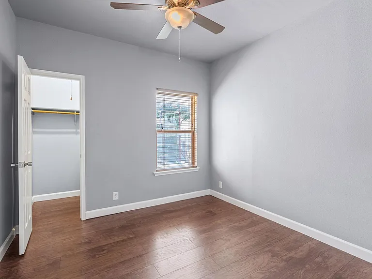 2414 Longview St #303 — Photo 5