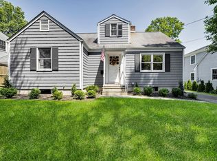 29 Ridgeley St, Darien, CT 06820