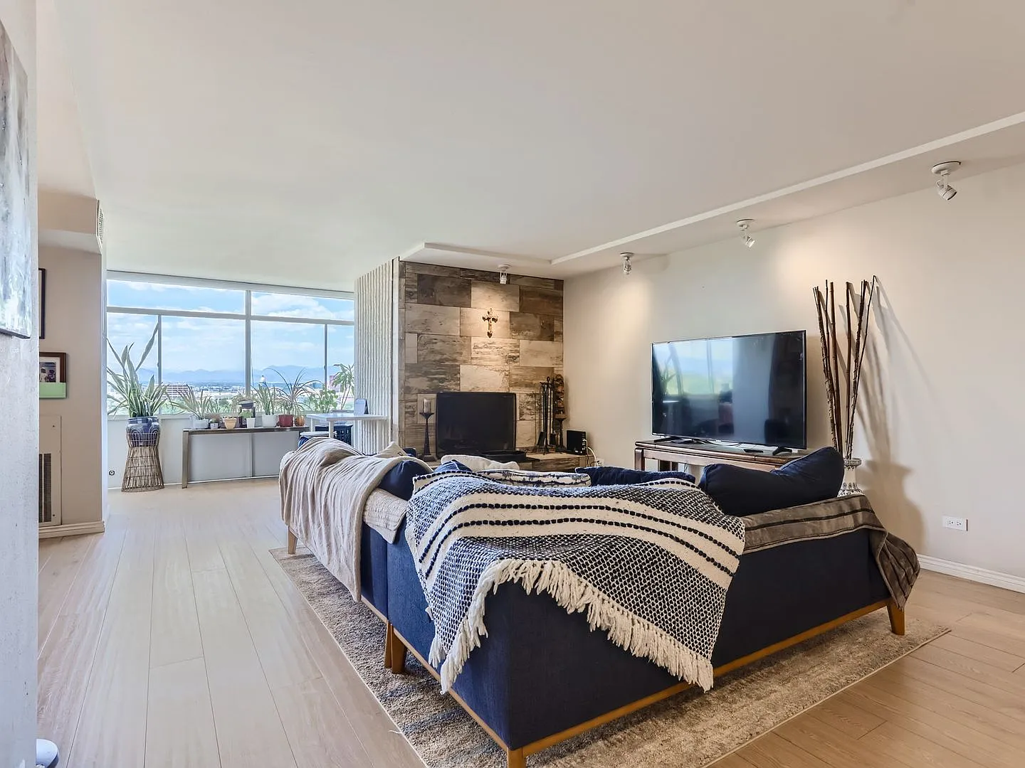 Cheesman Park Condo With Breathtaking Views! — Photo 4
