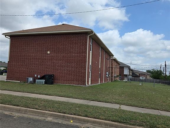 2nd image of 1502 Windward Dr
