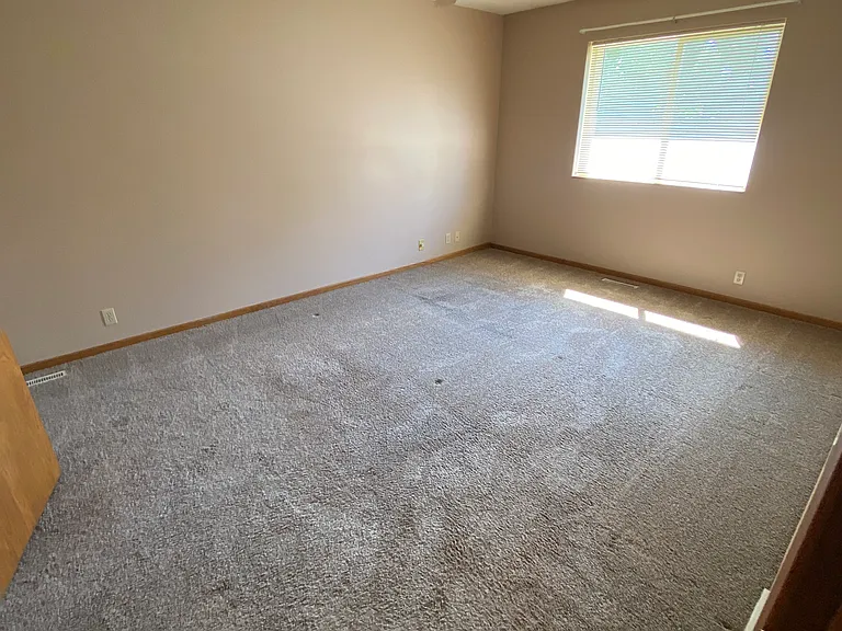 1129 Glenn Pl — Photo 9