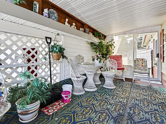 3rd image of 1240 Wilkinson Rd #21