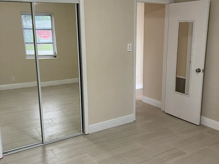 1648 NE 31st Ct — Photo 2