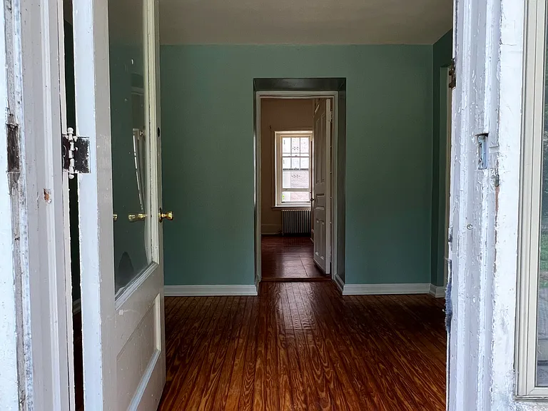 501 W Chelten Ave #1R — Photo 2