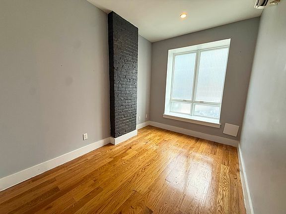 5th image of 880 Dekalb Ave #1A
