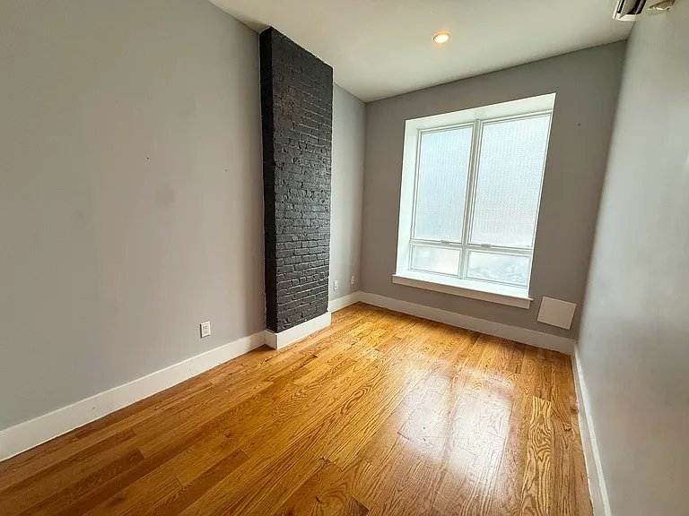 880 Dekalb Ave #1A — Photo 5