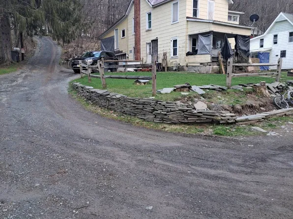 60 High St, Walton, NY 13856