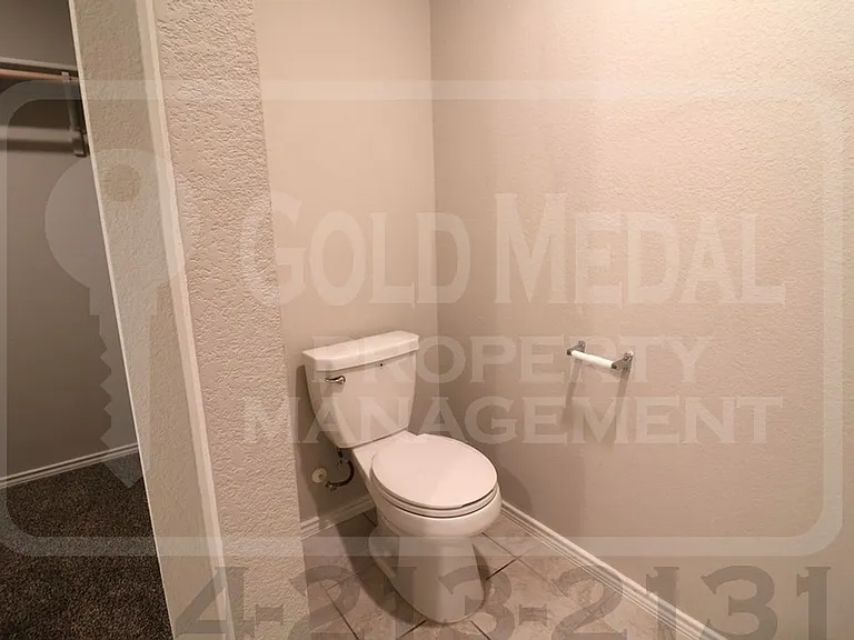 5004 Karen Green Dr — Photo 13