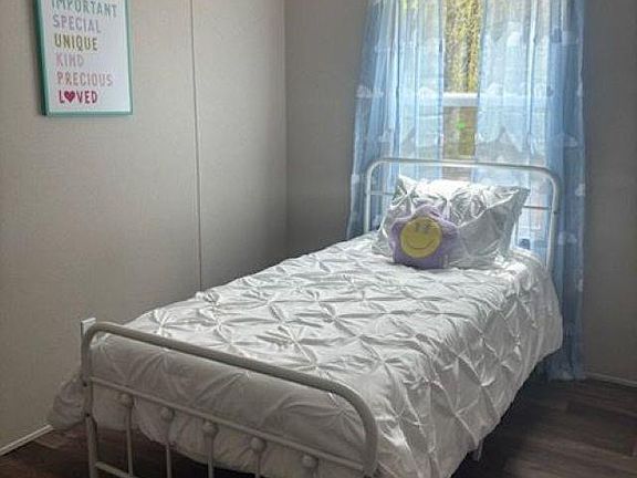 3rd image of 125 Bailey Way