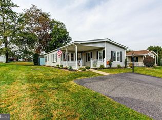810 Stream View Dr, North Wales, PA 19454