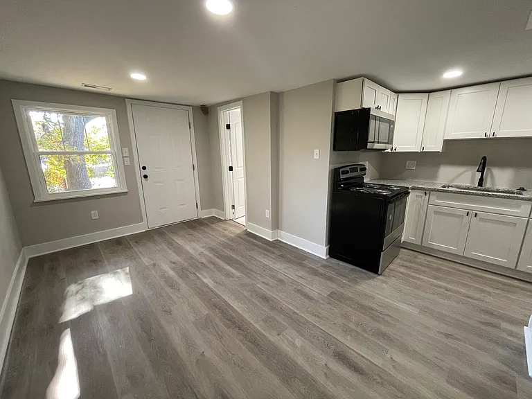 3615 Stockton St #4 — Photo 4