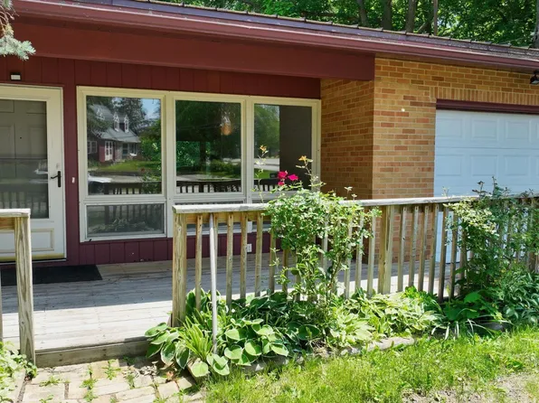 1519 Ridge Rd, Mount Pleasant, MI 48858