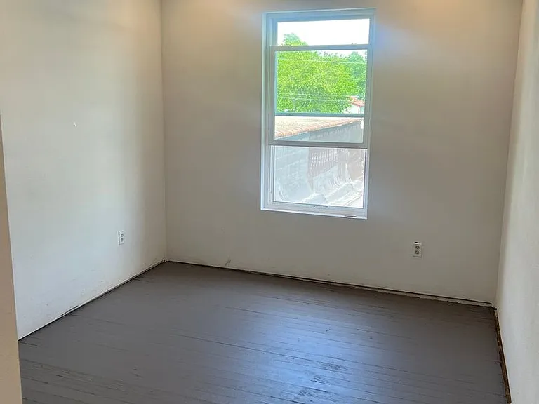 513 Main St #1 — Photo 12
