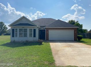 300 Peach Blossom Rd, Bonaire, GA 31005