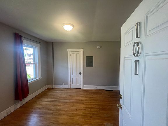 3rd image of 11 Beacon St APT 101