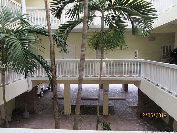 4th image of 2420 SE 17th Street Cswy #207C