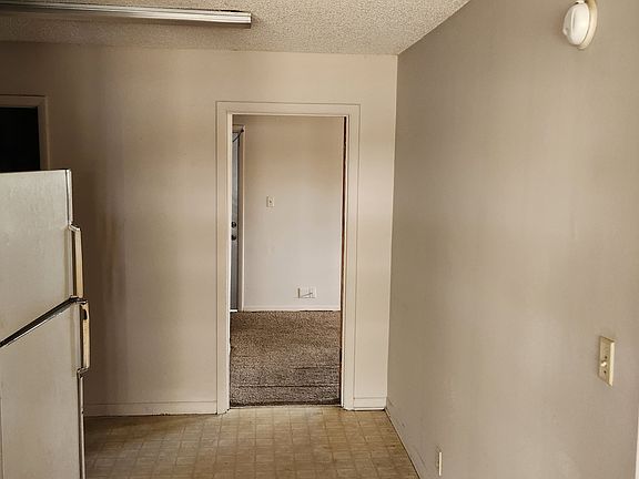 3rd image of 235 Mimosa Dr