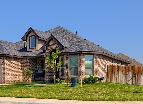 2nd image of 1411 Lumina Ct