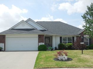 10711 Willow Creek Rd, Newburgh, IN 47630