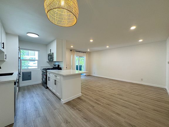 5th image of 1326 Wellesley Ave APT 5