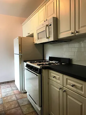 Rented by Prime Realty | media 22