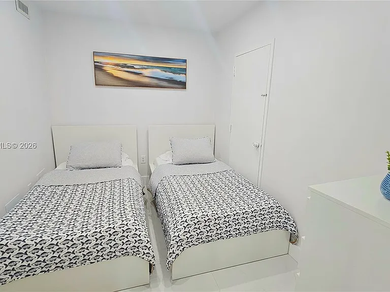 1950 S Ocean Dr #3D — Photo 11