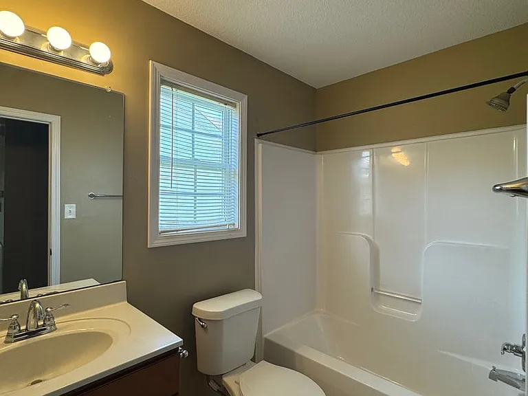 371 Andrew Dr — Photo 21