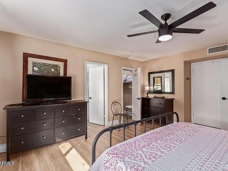 5337 E Gelding Dr — Photo 12