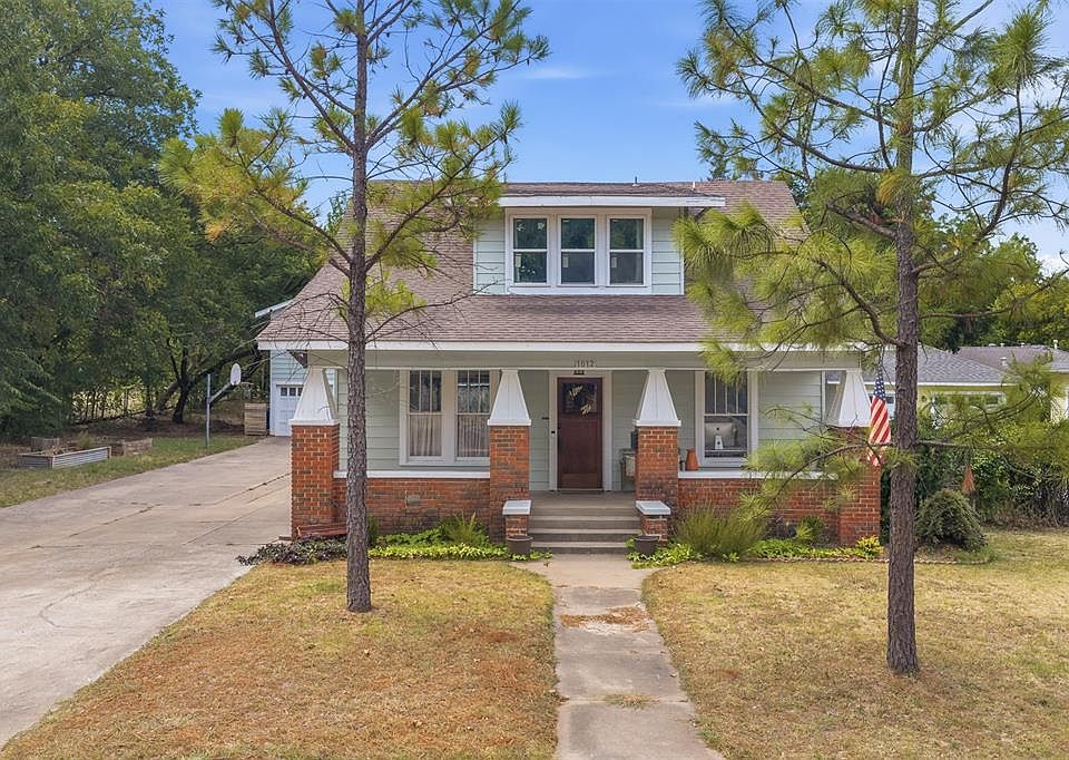 1st image of 1012 W Pine Ave
